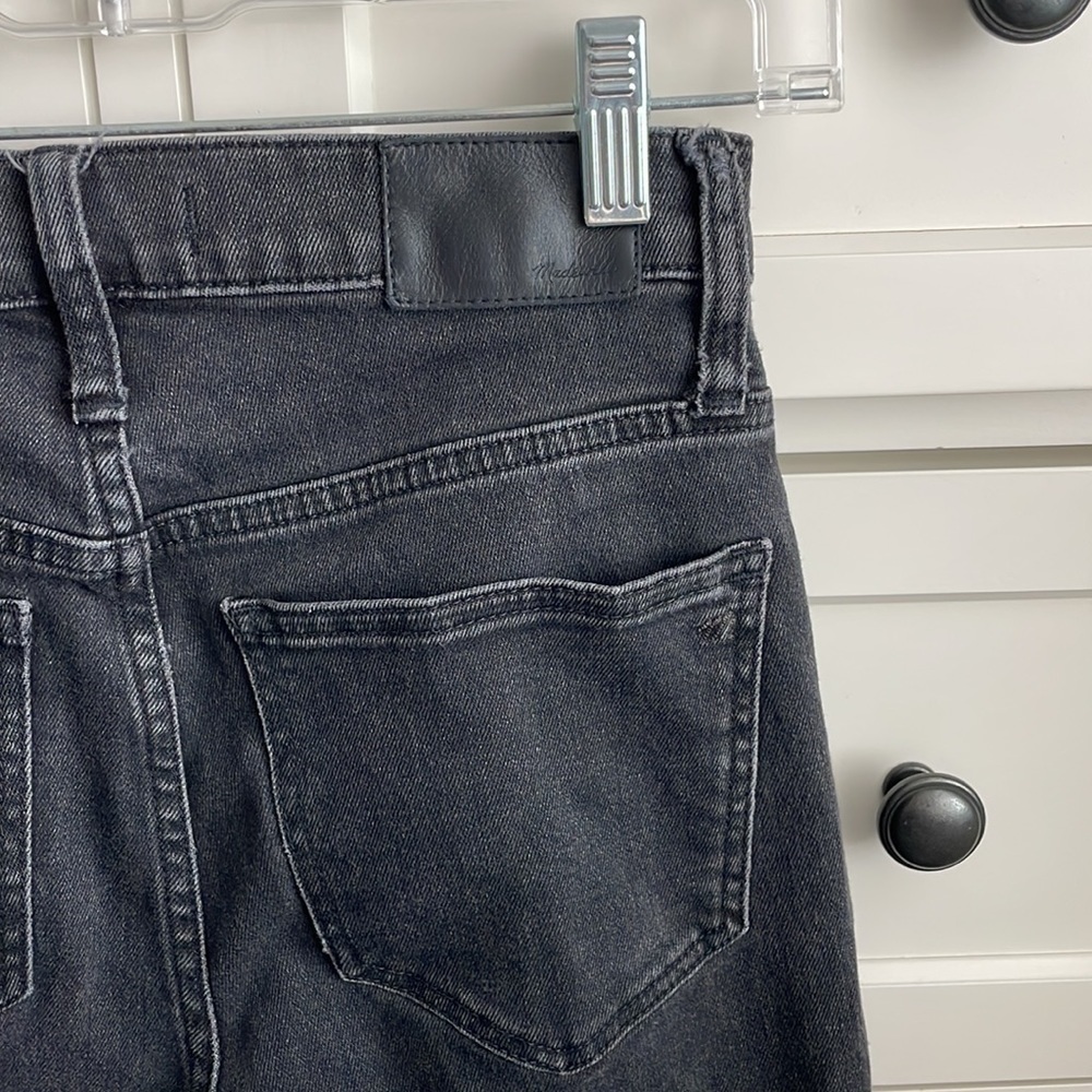 Madewell Women’s Classic Straight Jean in Lunar Wash w/ Raw Hem - Size 24 - Picture 5 of 10